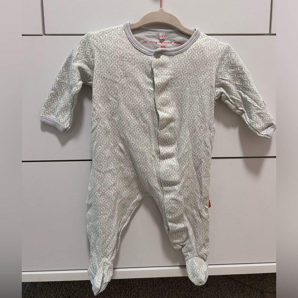 Magnificent Baby magnetic sleeper